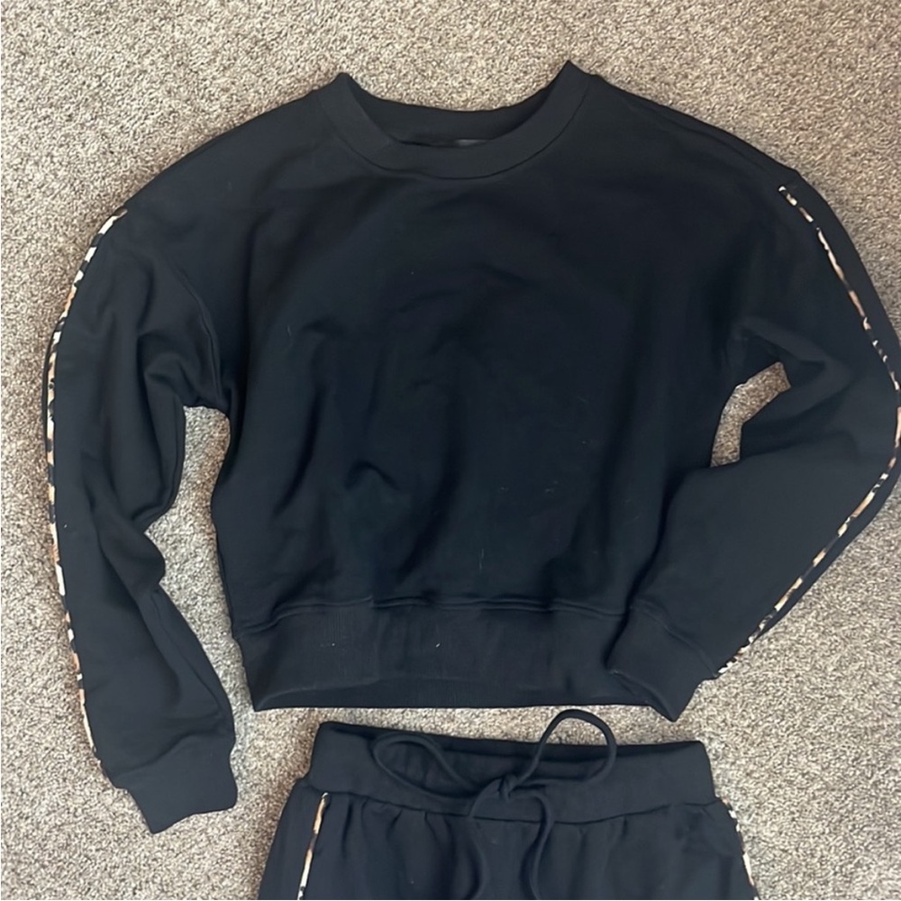 Kittenish sweatshirt and sweatpants matching SET. Both Size X-small